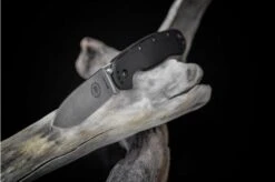 ESEE Avispa Pocket Knife, Stonewashed D2 Blade, Black Handle BRK1302 19 ESEE Avispa Pocket Knife, Stonewashed D2 Blade, Black Handle BRK1302 -Esee Knives Shop EE AVISPA BK D2 20 sfeerfoto